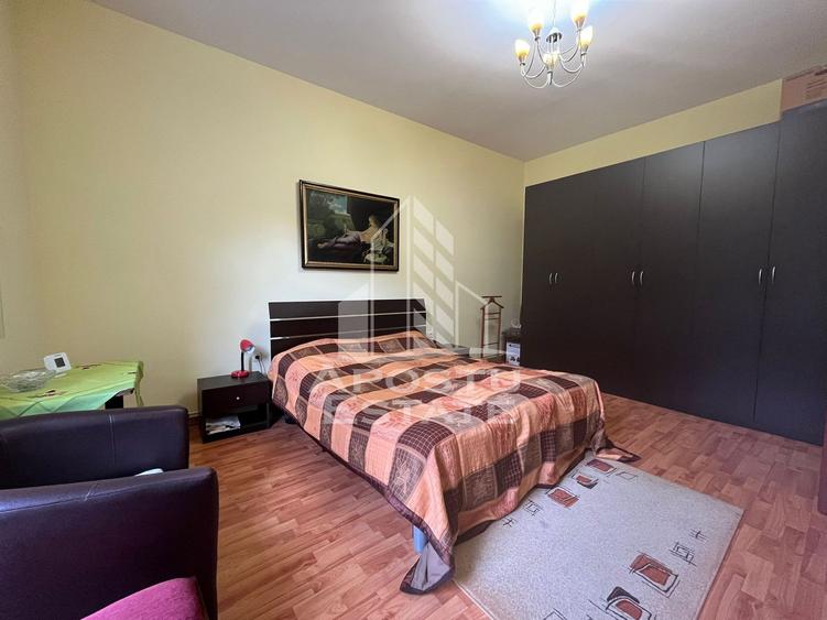 Apartament cu 3 camere, semidecomandat,situat in zona Centrala