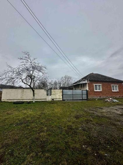 Casă de cărămidă cu gradina in satul Lalașinț comuna Bârzava  - 5