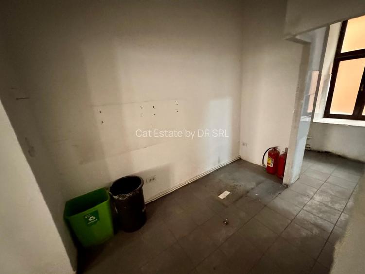 2 spatii in  Piata Unirii (84mp si 71mp) - 8