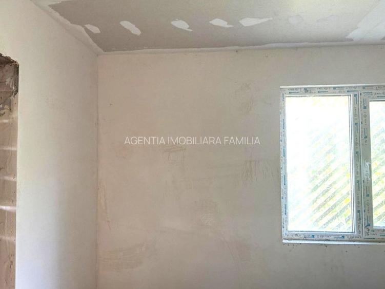 48.000 Euro casa+teren (in concesiune) 804 mp in com Branistea - 5