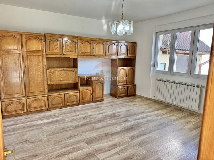 Casă / Vilă cu 6 camere de închiriat în zona Iosia - 4