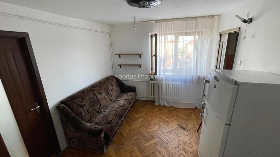 0 COMISION 2 camere, zona Piata Hermes, bloc izolat - 7