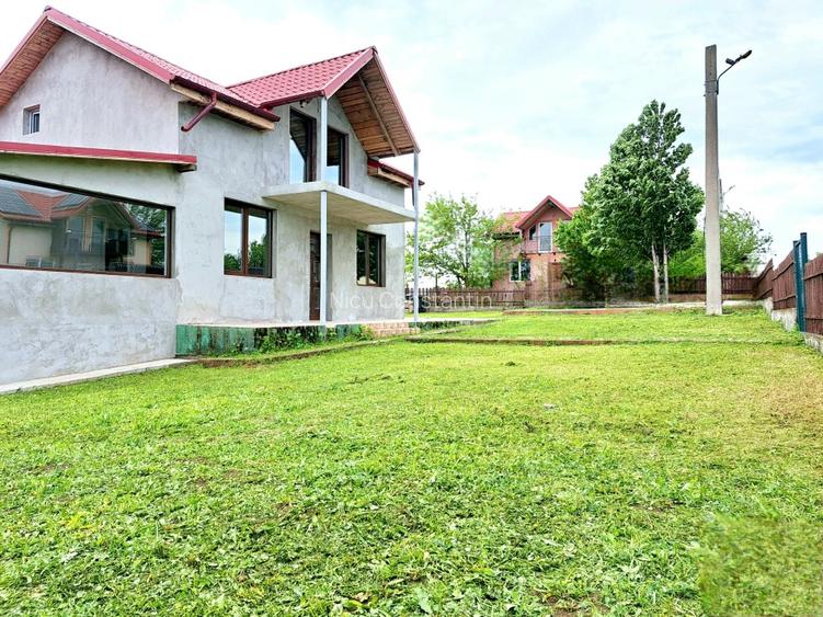 Casa de vanzare langa lac - 8
