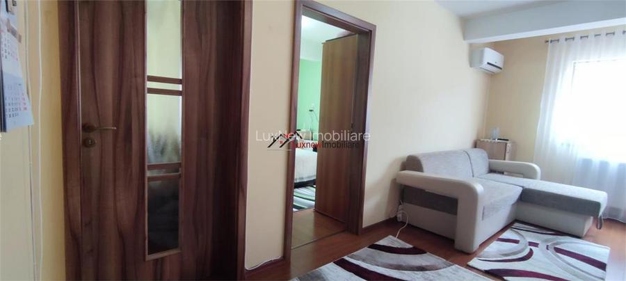 Apartament cu 3 camere, 51 mp plus balcon 6 mp etaj intermediar, zona Stejarului - 4
