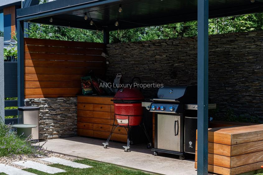 Vila Care Iti Aduce Acasa Visul Cu O Piscina Suspendata - 20