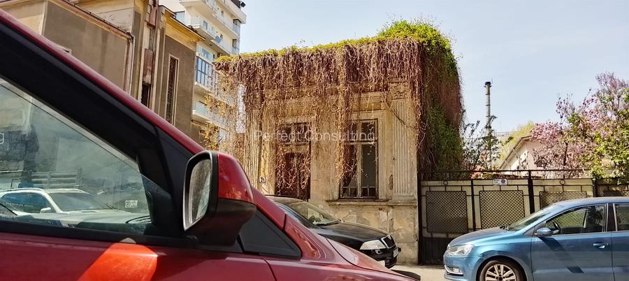Piata Victoriei, casa ( se poate demola),  demolabila/ renovabila, pentru P+3 - 3