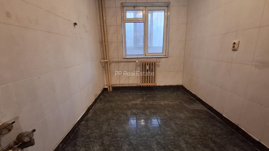 Ciresica - ap 3 cam , parter (gaze la usa ) - 8