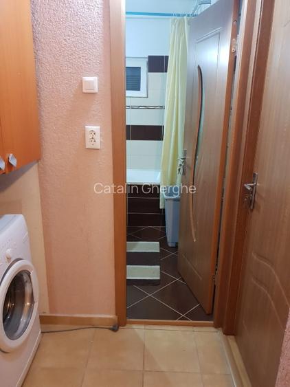Inchiriez ap.4 camere decomandat, centrala proprie - la 5 min. de metrou Pacii - 13