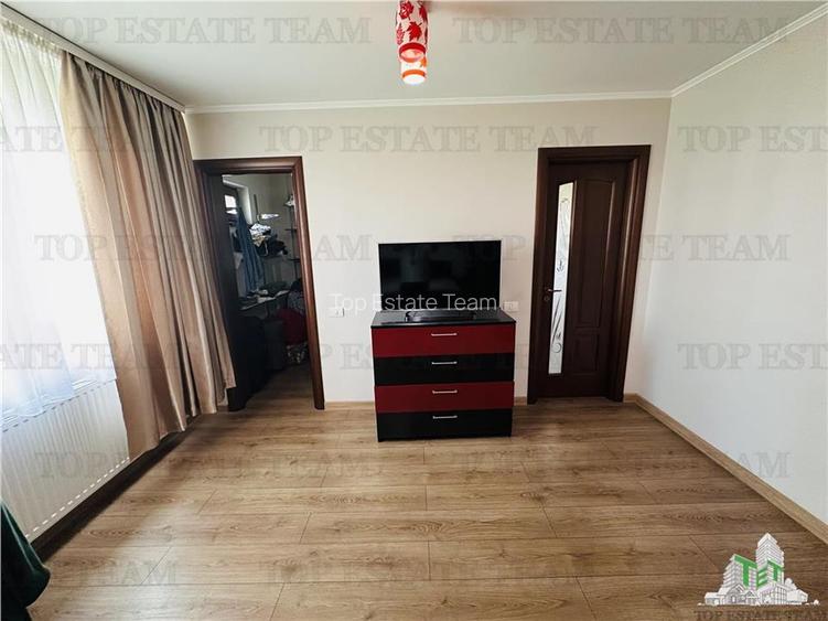 Vila superba 360 mp construiti, 524 mp curte, 6 camere, P+1+M ROSU - 22