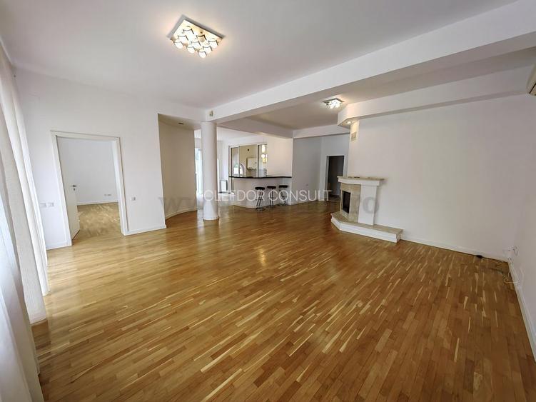 Vilă cu piscina langa British School - 3