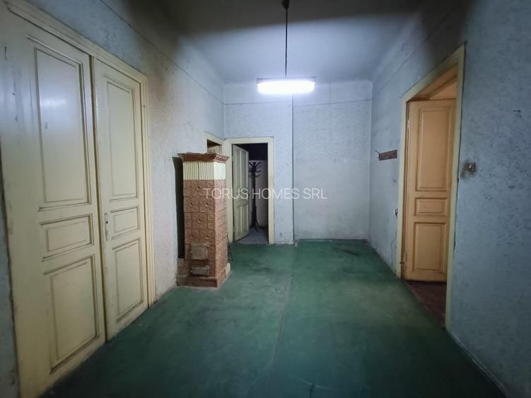 Vânzare construcție și teren Dr. Iacob Felix - Piața Victoriei - 8