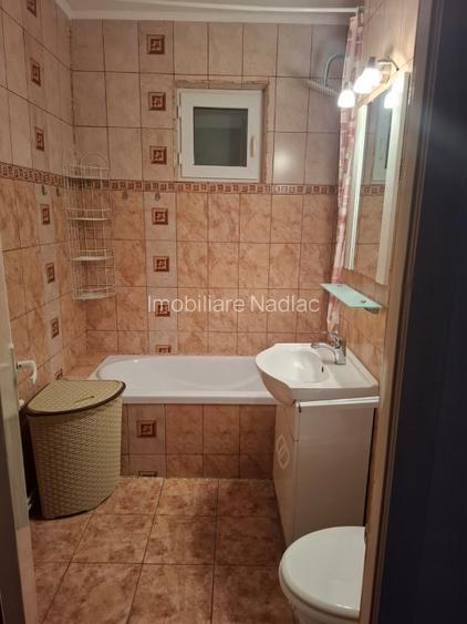 Apartament 4 camere  decomandate cu vedere pe doua parti in Nadlac - 18