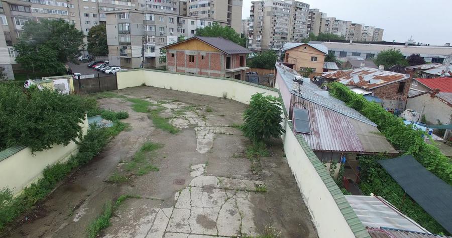Vand teren spatios/loturi din teren in str. Barcanesti 107, Ploiesti