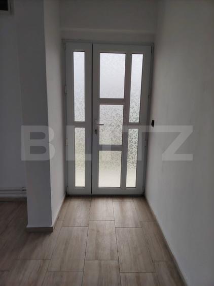 Casa de vanzare, cu 6 camere, 288 mp, zona Voinesti