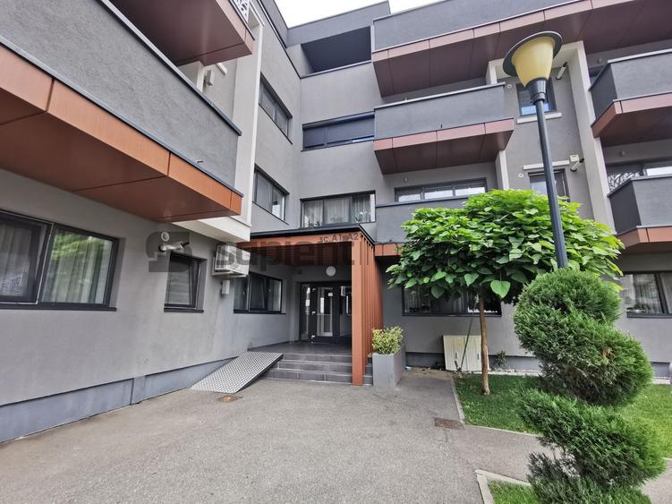 De închiriat apartament cu 3 camere, în Milano 5, Nufărul