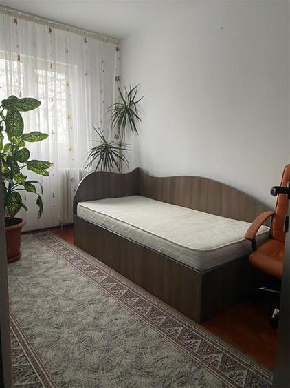 Apartament 3 camere zona Mihai Bravu