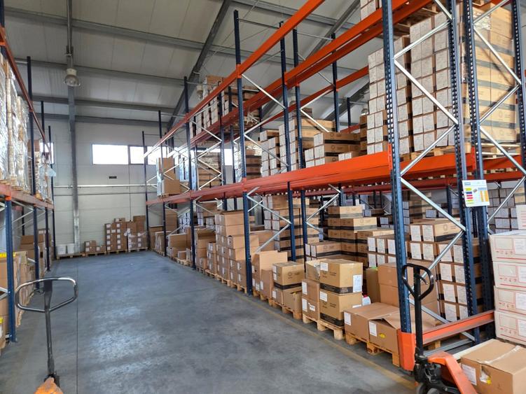 Proprietate top pretabil spatiu industrial cu teren 4000mp ,hala+birouri 1716mp