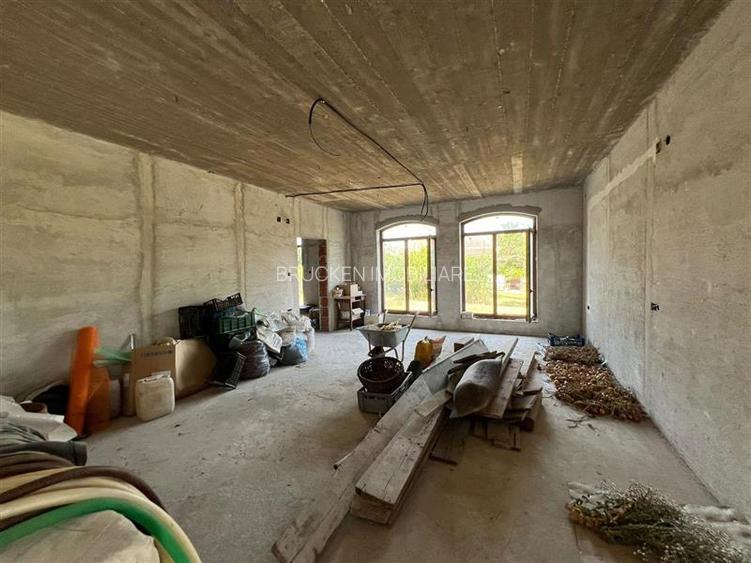 Casa de vanzare in zona centrala din Petreu - 17