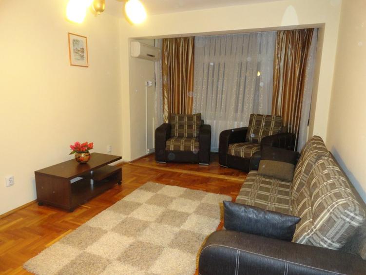 De inchiriat ( vanzare)2 camere zona INDEPENDENTEI Hristo Botev mobilat