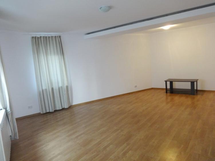 VILA SUPERBA | 7 CAMERE | ZONA BANCI