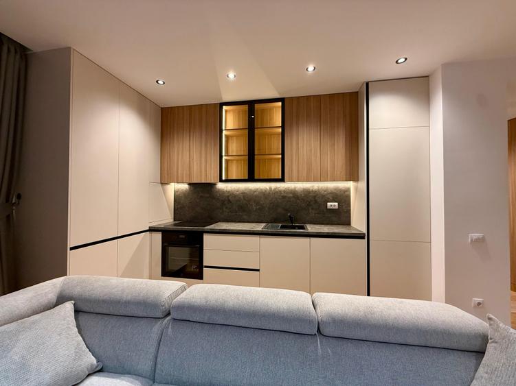 Apartament 3 camere de închiriat | Parcare subterana | Lebada Lake Residence