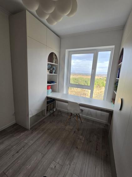 Apartament ultrafinisat 72 mp utili 3 camere 2 bai lift C. Surii Mici