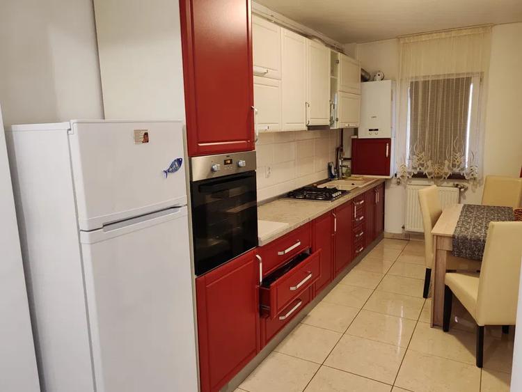 Apartament cu 2 camere, 55 mp, decomandat, etaj intermediar, zona Edgar Quinet