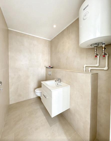 Spatiu Comercial/ 79 mp/ Metrou Berceni/ Stradal/ Vitrina