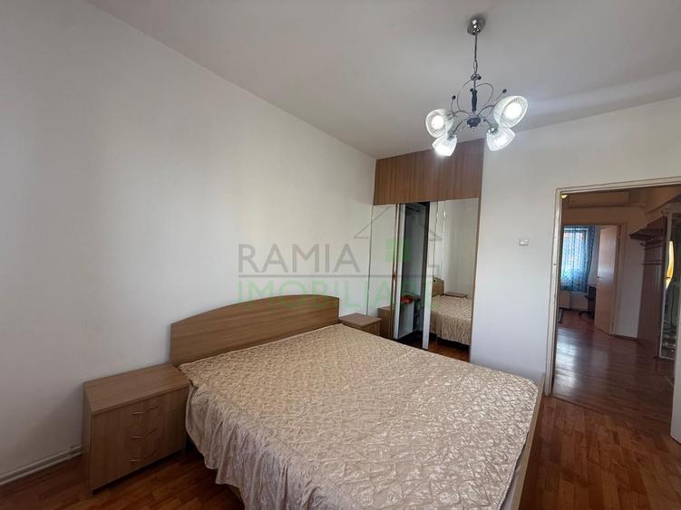Apartament 3 camere decomandat cu 2 băi în Calea București