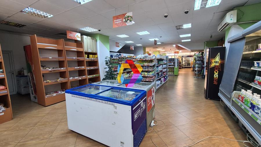Spatiu comercial - 567 mp