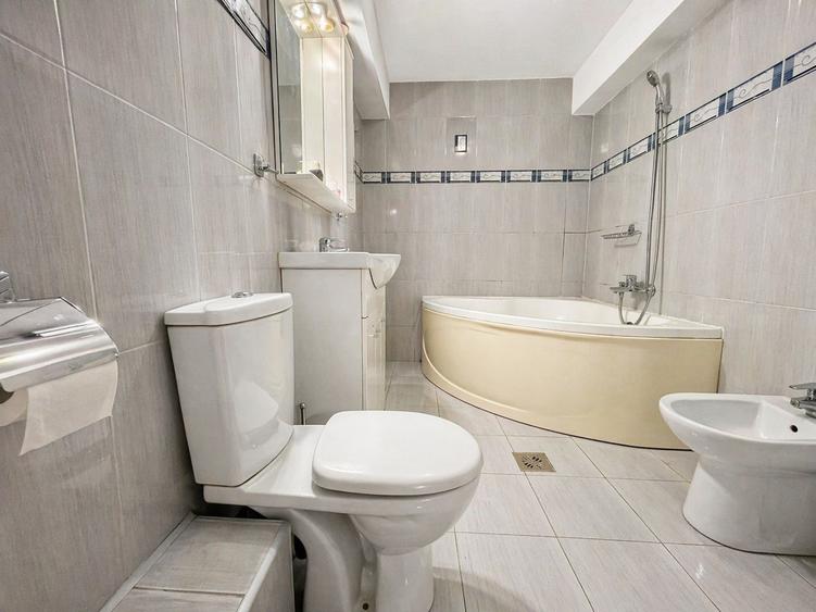 Demisol | Apartament 2 camere cu loc de parcare | Mamaia Central