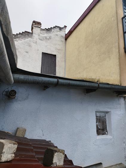 Vand casa cu 3 camere in zona Budiului.