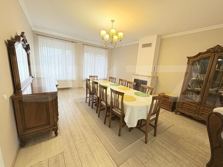 Casă de vânzare 239 mp, teren 5,6 ari,  zona Titulescu