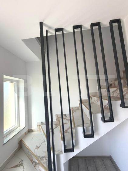 Casa tip duplex , 104 mp cu balcon , 300 mp teren , zona rezidentiala Burdujeni