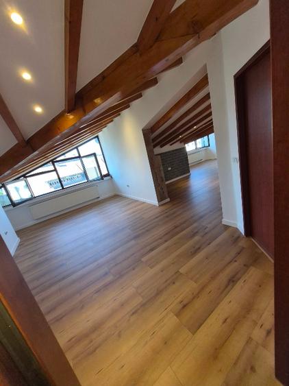 Vând apartament 4 camere în Bistrița