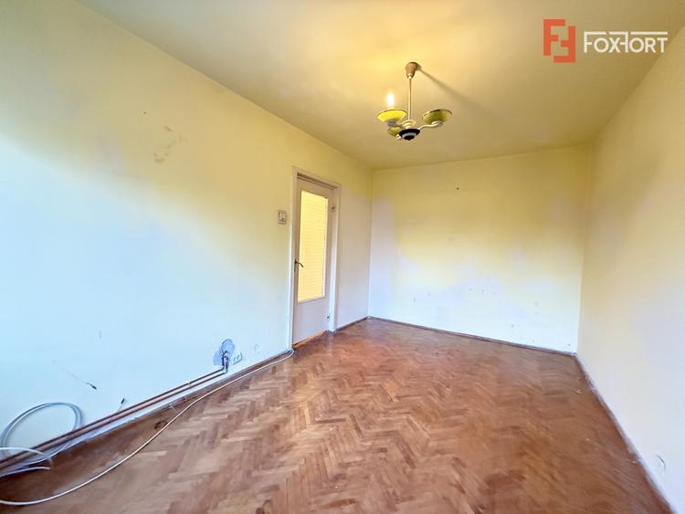 Apartament cu 2 camere de vanzare la etajul 1, zona Cetatii