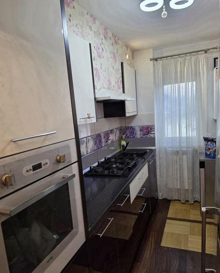 Apartament 3 camere-Zimbru