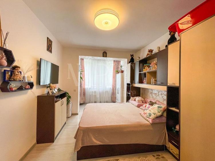 Apartament 3 camere de vanzare in Floresti