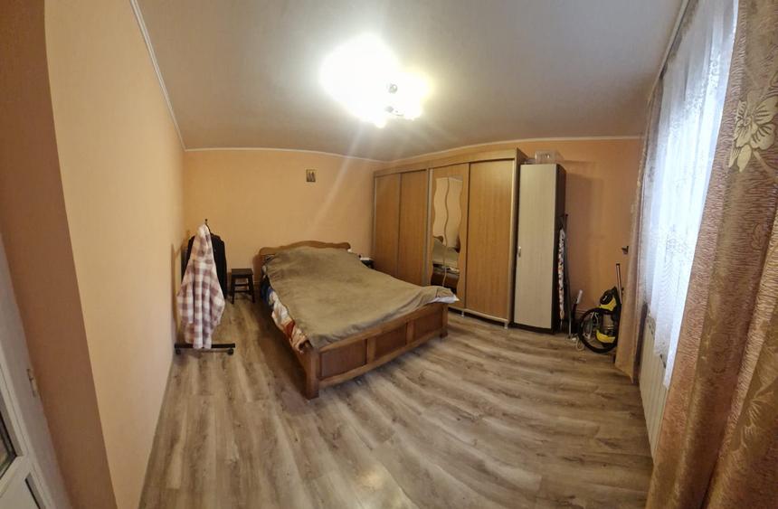 Casa ideala pentru familie extinsa - 3 locuinte in aceeasi curte, Chitila