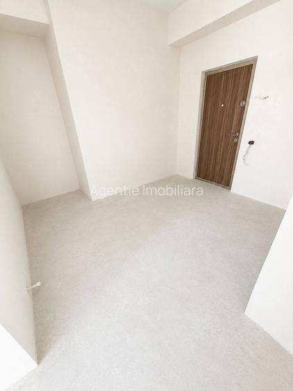 Zona Campus - 2 camere la alb - etaj intermediar - 5