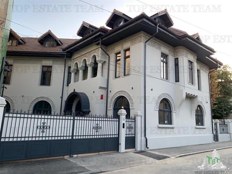Vila brancoveneasca restaurata complet - eleganta, istorie si dotari moderne