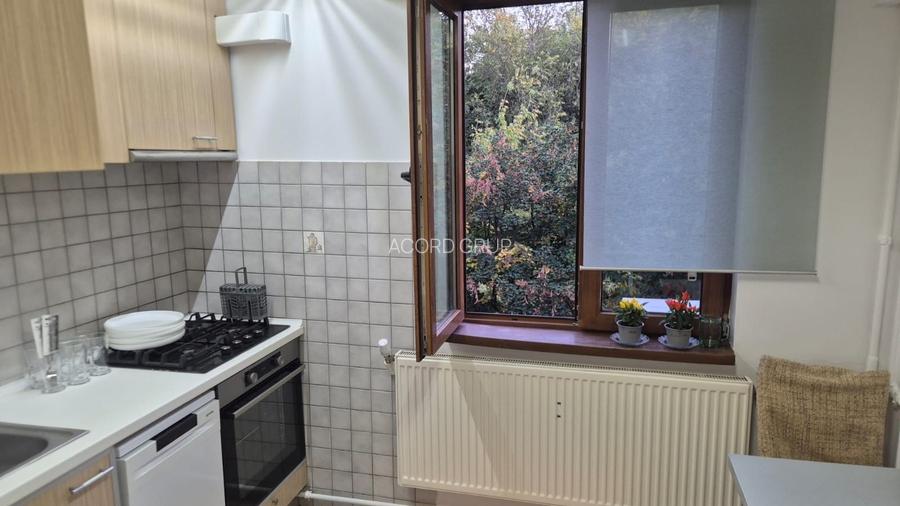 Închiriere apartament 3 camere – zona Brâncoveanu / Marie C