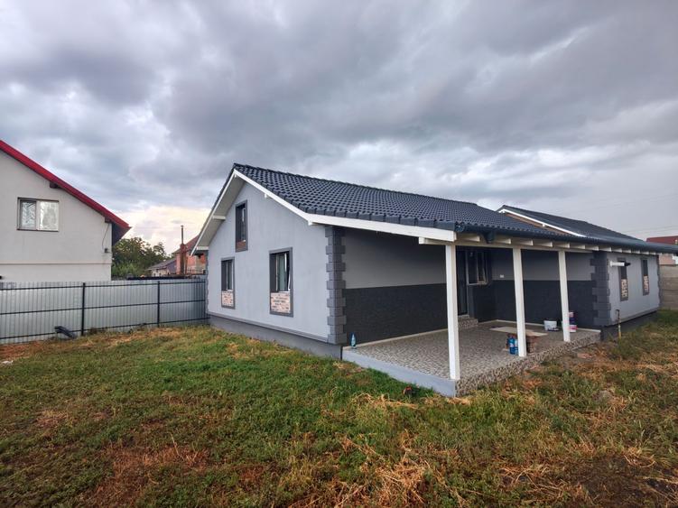 Casa Individuala Sanmihaiu Roman,Parter,4 Camere,2Bai,Toate Utilitatile