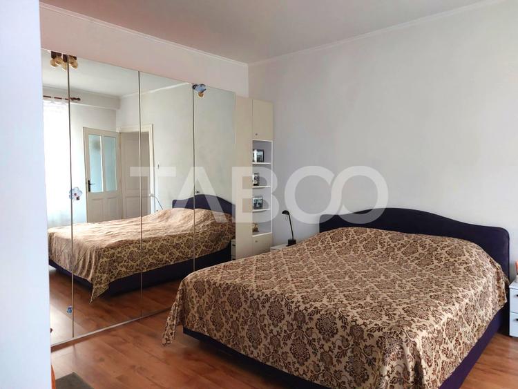 Casa si curte pretabila pentru 2 familii 980 mp teren liber Cisnadie
