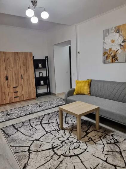 Proprietar- Vind apartament cu 2 camere Piata Romana, balcon 8,52m,ideal airbnb