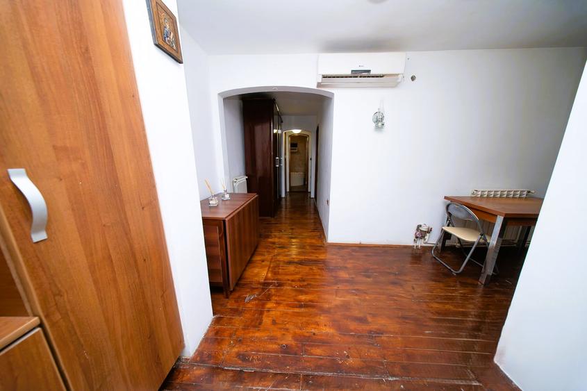 Apartament cu 3 CAMERE cartier E3, 1990, Etajul 4- POD INALT