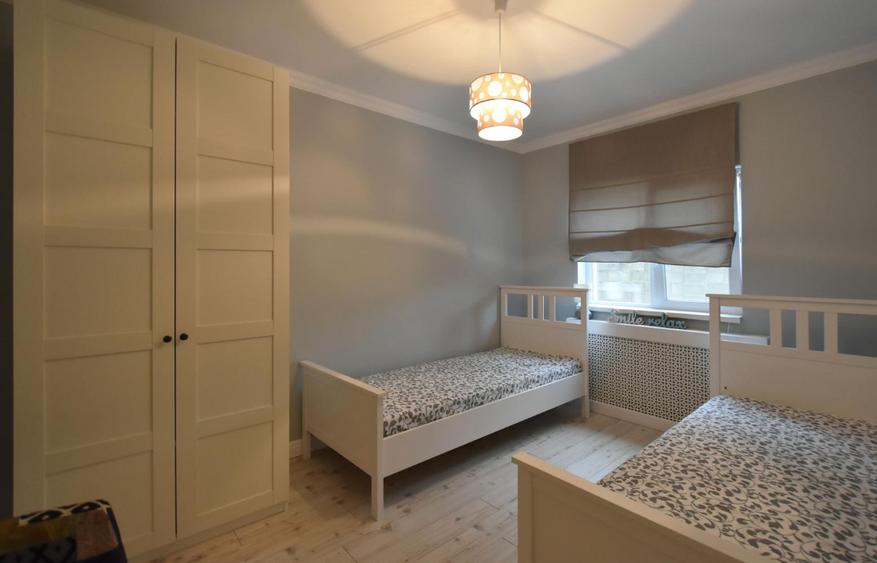 Vand apartament cu trei camere  bloc nou Aradului
