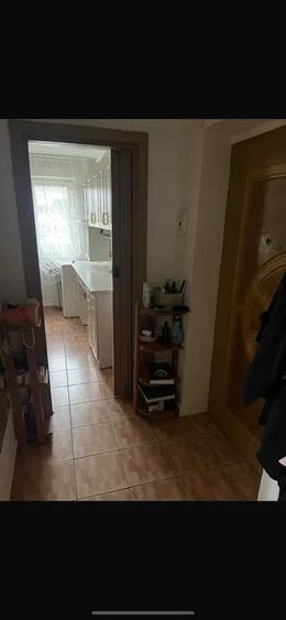 Apartament cu 2 camere, etajul 3/4, zona Podu Ros
