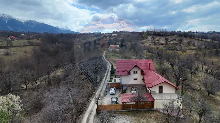 Casă de vânzare Bran Sohodol teren intravilan 4.831 mp două locuințe