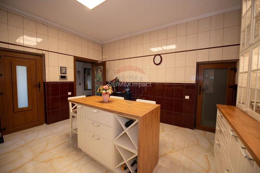 Casa de vanzare 483mp suprafata totala si teren 494mp, Sector 1 - 9